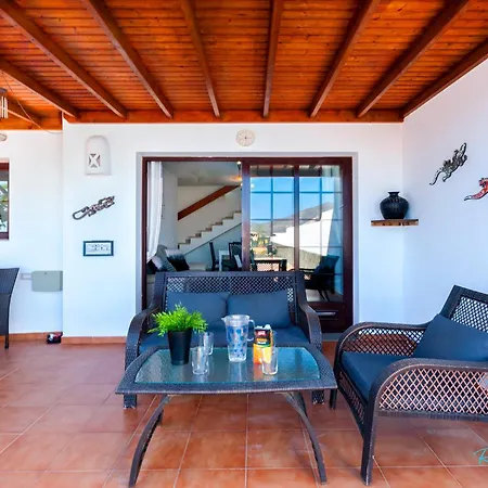 Minstrel Villa Playa Blanca